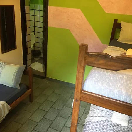 Papagaio Hostel&Pousada-2
